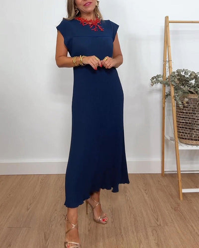 Fantastisches schlichtes einfarbiges Kleid mit Falten