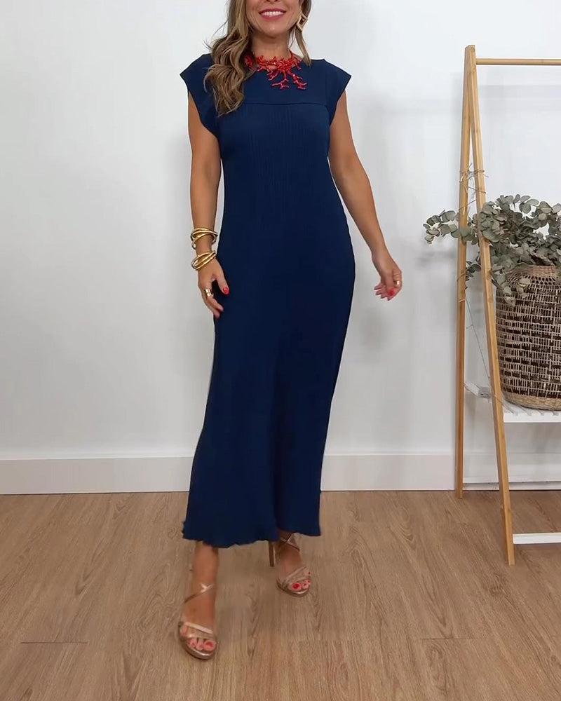 Fantastisches schlichtes einfarbiges Kleid mit Falten