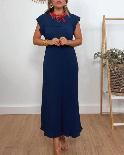 Fantastisches schlichtes einfarbiges Kleid mit Falten