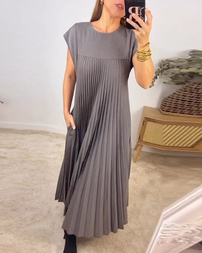 Fantastisches schlichtes einfarbiges Kleid mit Falten