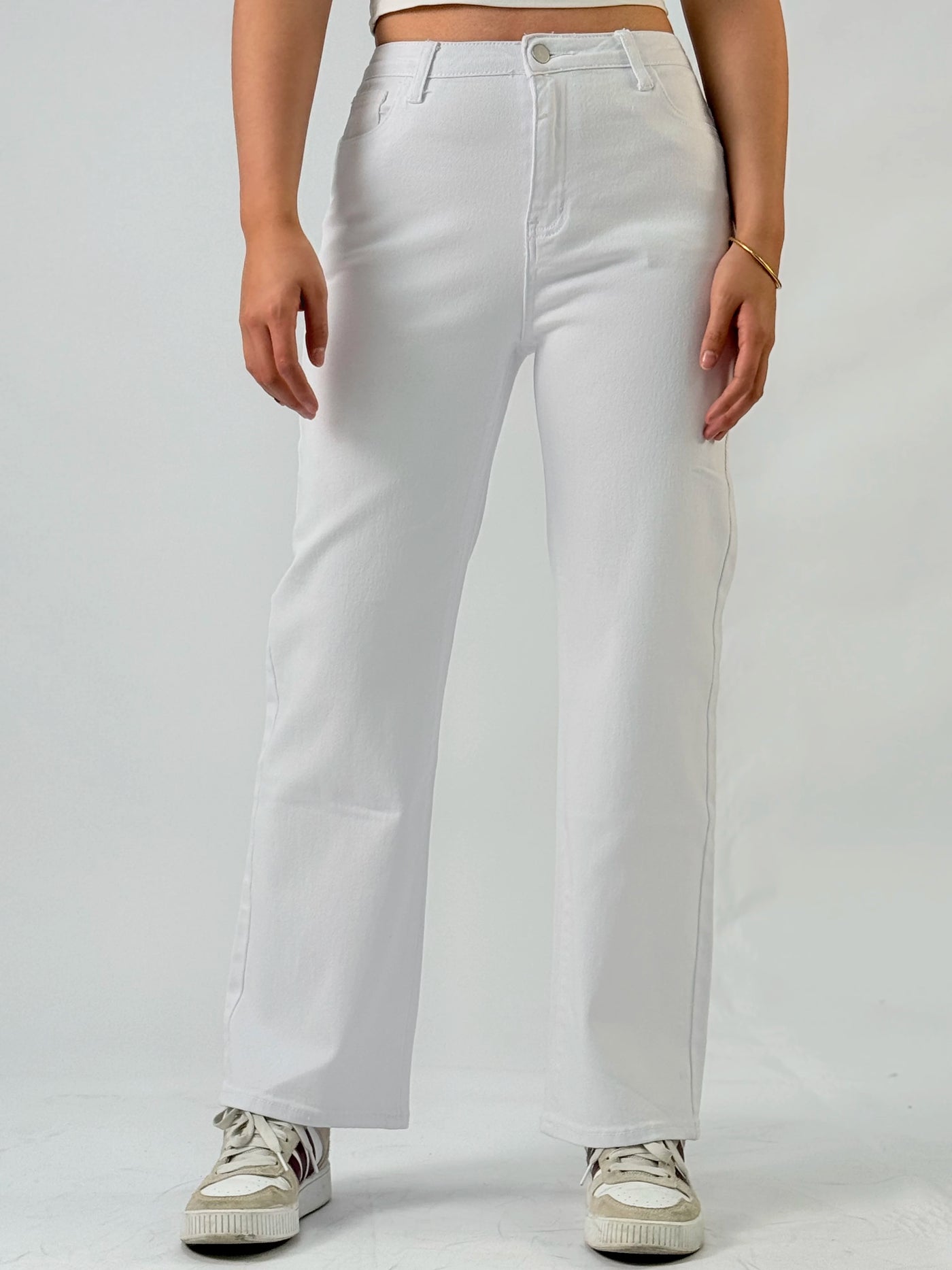 Weiße klassische Damenjeans – elegant exquisit
