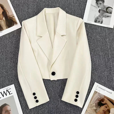 Schwarze Cropped Blazer Frau Trend Kragen