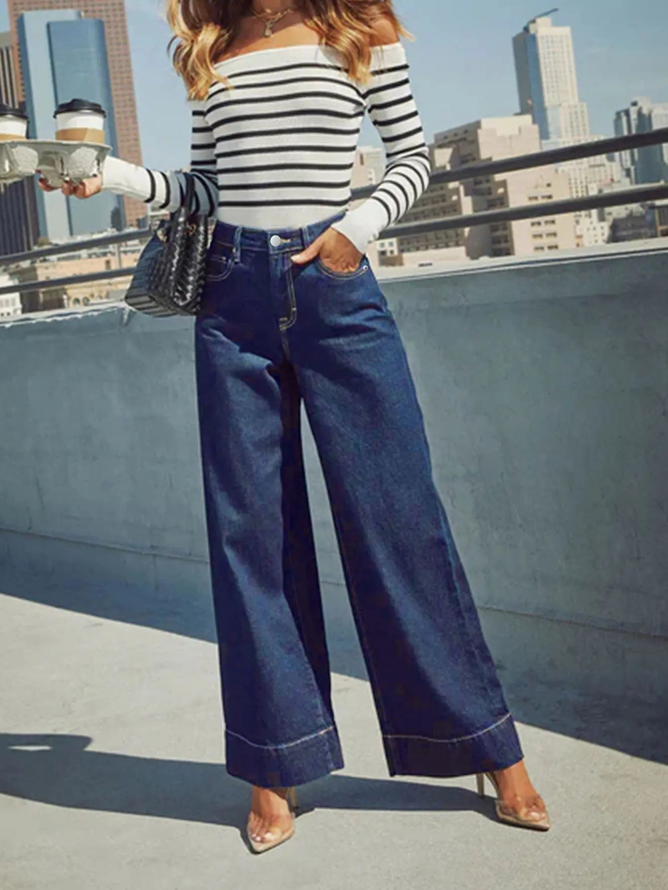 Klassische blaue High-Rise-Jeans mit weitem Bein für Damen