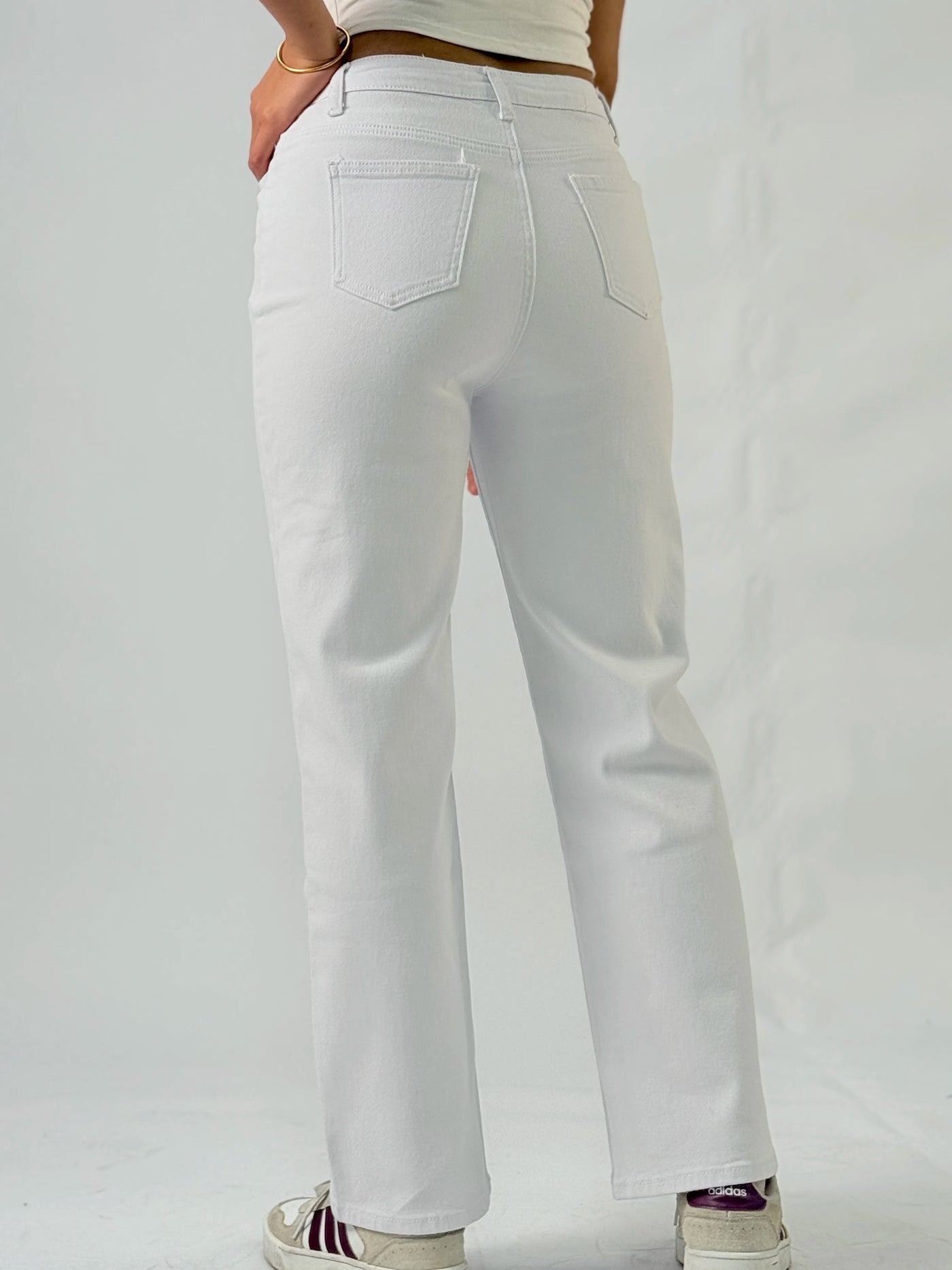 Weiße klassische Damenjeans – elegant exquisit