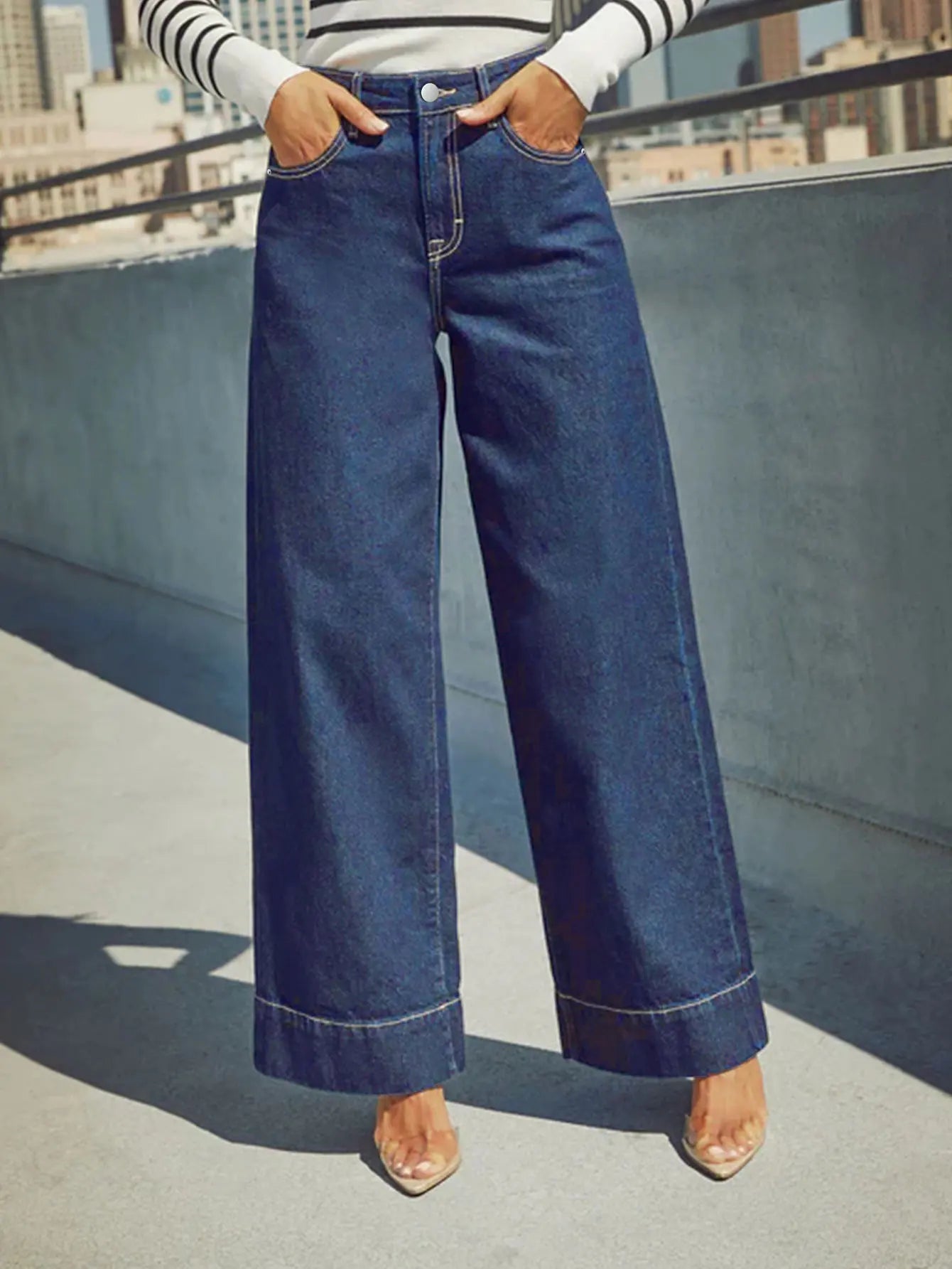 Klassische blaue High-Rise-Jeans mit weitem Bein für Damen
