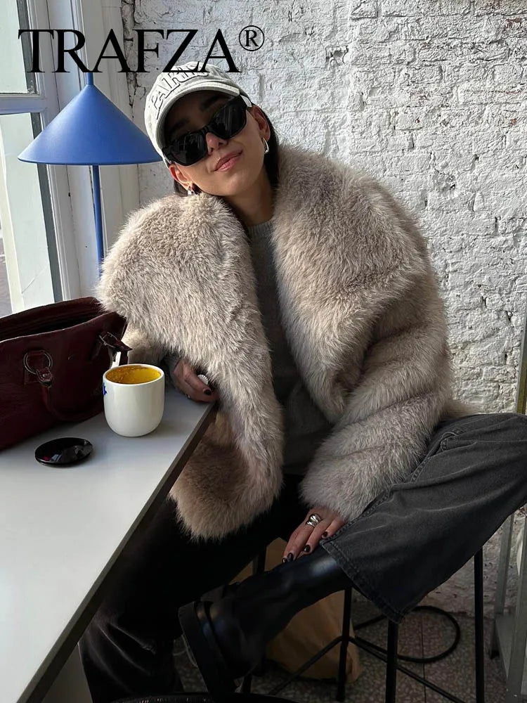 TRAFZA Damenmode, kurze Kunstpelzjacke