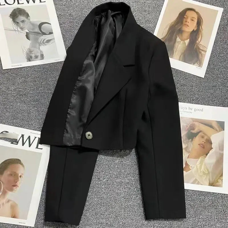 Schwarze Cropped Blazer Frau Trend Kragen