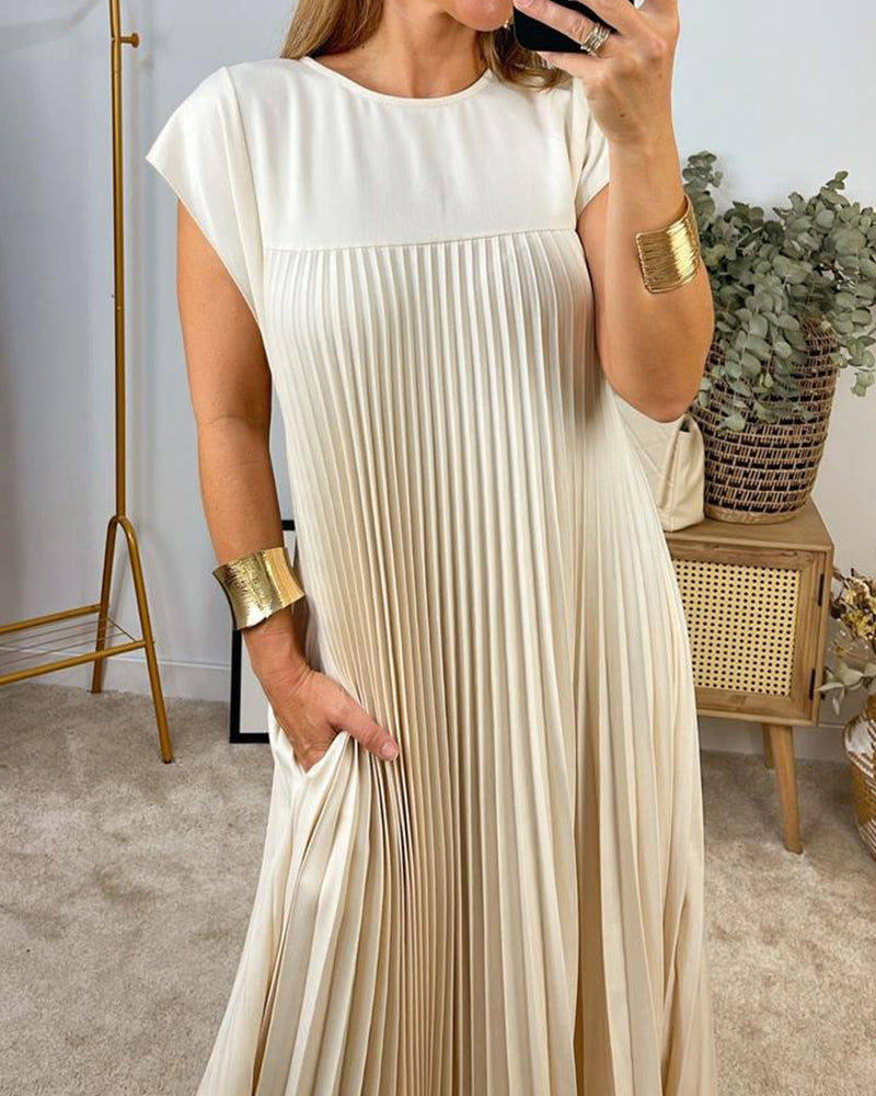 Fantastisches schlichtes einfarbiges Kleid mit Falten